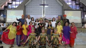 Liputan Kegiatan Pelayanan Siswa Tirtamarta: Menari Daerah Kalimantan di Kebaktian GKJ Nehemia. PK2T ACTS BINA IMAN SEKOLAH TIRTAMARTA BPK PENABUR KRISTEN JAKARTA SELATAN DEPOK PONDOK INDAH CINERE PENERIMAAN SISWA BARU PESERTA DIDIK 2025 2026 PSB PPDB PENDAFTARAN PENDIDIKAN KARAKTER