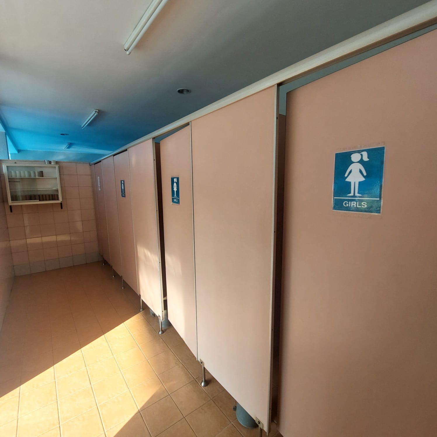 Toilet Perempuan TK SD SMP SMA PK2T ACTS BINA IMAN SEKOLAH holistic TIRTAMARTA BPK PENABUR KRISTEN JAKARTA SELATAN DEPOK PONDOK INDAH CINERE PENERIMAAN SISWA BARU PESERTA DIDIK 2025 2026 PSB PPDB PENDAFTARAN PENDIDIKAN KARAKTER teknologi bukan batasan