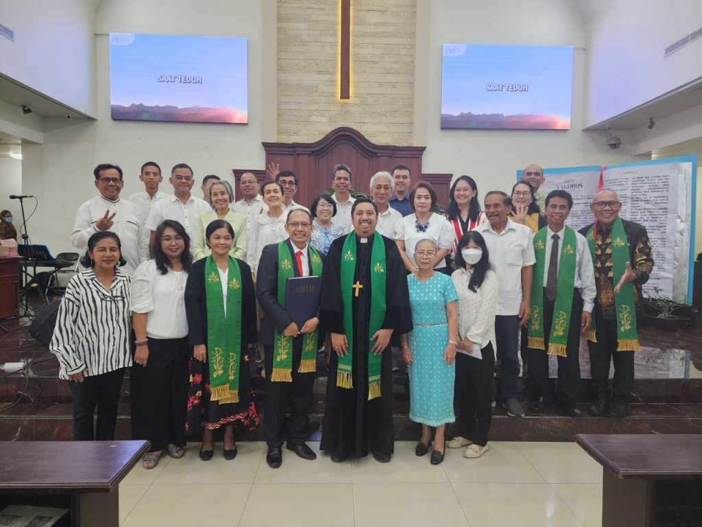 Memimpin dengan Hati: Kisah Hobert Ospara, Alumni TIRTAMARTA Penabur yang Menemukan Makna Pelayanan Lewat Pendidikan Karakter Kristen 3 Memimpin dengan Hati: Kisah Hobert Ospara, Alumni Sekolah Kristen TIRTAMARTA Penabur Jakarta yang Menemukan Makna Pelayanan Lewat Pendidikan Karakter Kristen TK SD SMP SMA PK2T ACTS BINA IMAN SEKOLAH holistic TIRTAMARTA BPK PENABUR KRISTEN JAKARTA SELATAN DEPOK PONDOK INDAH CINERE PENERIMAAN SISWA BARU PESERTA DIDIK 2025 2026 PSB PPDB PENDAFTARAN PENDIDIKAN KARAKTER teknologi bukan batasan