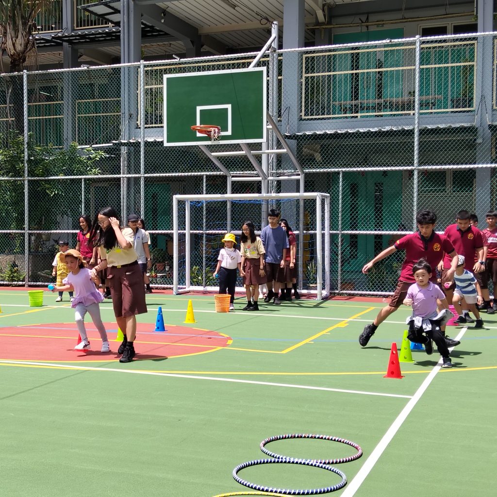 Minggu Karakter 2: Together We Are Happy 5 lari rintangan dengan kakak smp 2 Minggu Karakter 2 Together We Are Happy TK SD SMP SMA PK2T ACTS BINA IMAN SEKOLAH holistic TIRTAMARTA BPK PENABUR KRISTEN JAKARTA SELATAN DEPOK PONDOK INDAH CINERE PENERIMAAN SISWA BARU PESERTA DIDIK 2025 2026 PSB PPDB PENDAFTARAN PENDIDIKAN KARAKTER teknologi bukan batasan