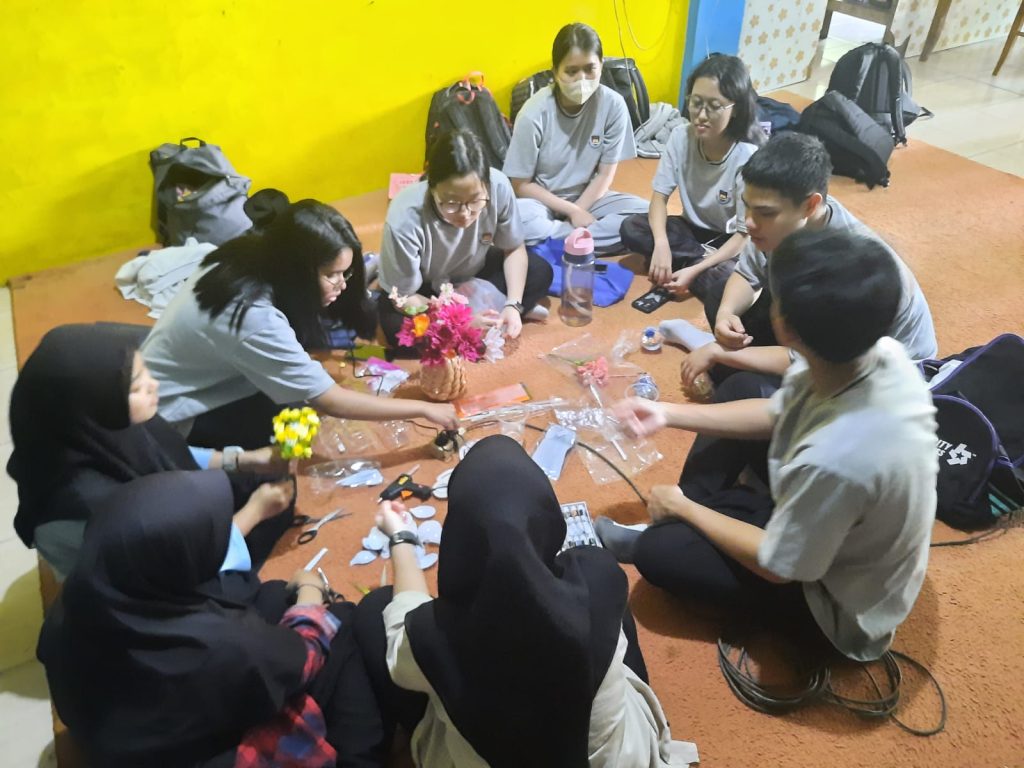 TK SD SMP SMA PK2T ACTS BINA IMAN SEKOLAH holistic TIRTAMARTA BPK PENABUR KRISTEN JAKARTA SELATAN DEPOK PONDOK INDAH CINERE PENERIMAAN SISWA BARU PESERTA DIDIK 2025 2026 PSB PPDB PENDAFTARAN PENDIDIKAN KARAKTER teknologi bukan batasan CHARACTER IS WHAT YOU ARE IN THE DARK
