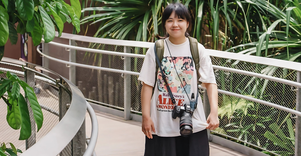 capai impian anak anda bersama sekolah kristen tirtamarta penabur pondok indah jakarta selatan cinere depok penerimaan siswa peserta didik baru psb ppdb 2025 2026 terbaik unggul berprestasi pendidikan karakter modern teknologi holistik tk sd smp sma tkk sdk smpk smak Membangun Mimpi Lewat Lensa: Kisah Nicoletta Joan Ongko, Alumni TIRTAMARTA yang Berkarya dengan Iman dan Kreativitas