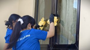 Pelajaran Kasih Siswa TIRTAMARTA: Belajar Peduli, Kunjungan ke Panti Werdha 3 Small act of love capai impian anak anda bersama sekolah kristen tirtamarta penabur pondok indah jakarta selatan cinere depok penerimaan siswa peserta didik baru psb ppdb 2025 2026 terbaik unggul berprestasi pendidikan karakter modern teknologi holistik tk sd smp sma tkk sdk smpk smak