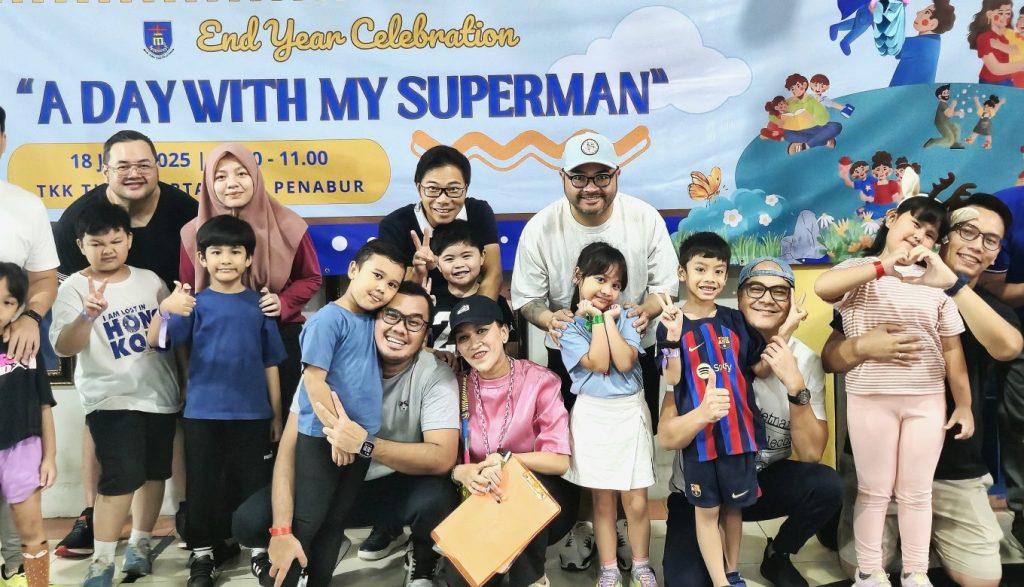 A Day With My Superman: Ketika Ayah Menjadi Pahlawan di Mata Anak Penerimaan Siswa Peserta Didik Baru 2025 2026 Sekolah Kristen TIRTAMARTA Penabur TK, SD, SMP, SMA Pondok Indah & Cinere, Jakarta Selatan & Depok Dengan Pendidikan Karakter Kristiani Tirtamarta (PK2T ACTS) capai impian anak anda bersama sekolah kristen tirtamarta penabur pondok indah jakarta selatan cinere depok penerimaan siswa peserta didik baru psb ppdb 2025 2026 terbaik unggul berprestasi pendidikan karakter modern teknologi holistik tk sd smp sma tkk sdk smpk smak smpb