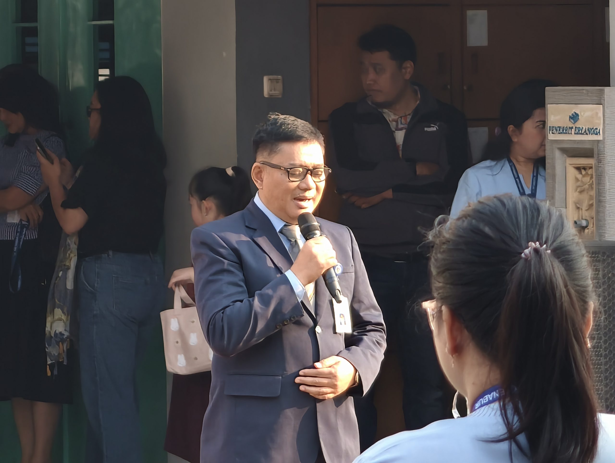Pengendalian Diri Siswa TIRTAMARTA dalam 3 Langkah Bijak 4 Toddler TK SD SMP SMA PK2T ACTS BINA IMAN SEKOLAH holistic TIRTAMARTA BPK PENABUR KRISTEN JAKARTA SELATAN DEPOK PONDOK INDAH CINERE PENERIMAAN SISWA BARU PESERTA DIDIK 2025 2026 PSB PPDB PENDAFTARAN PENDIDIKAN KARAKTER teknologi bukan batasan GROW BEYOND GREATNESS superhero Pintar Itu Penting. Tapi Karakter Menentukan Masa Depan Anak